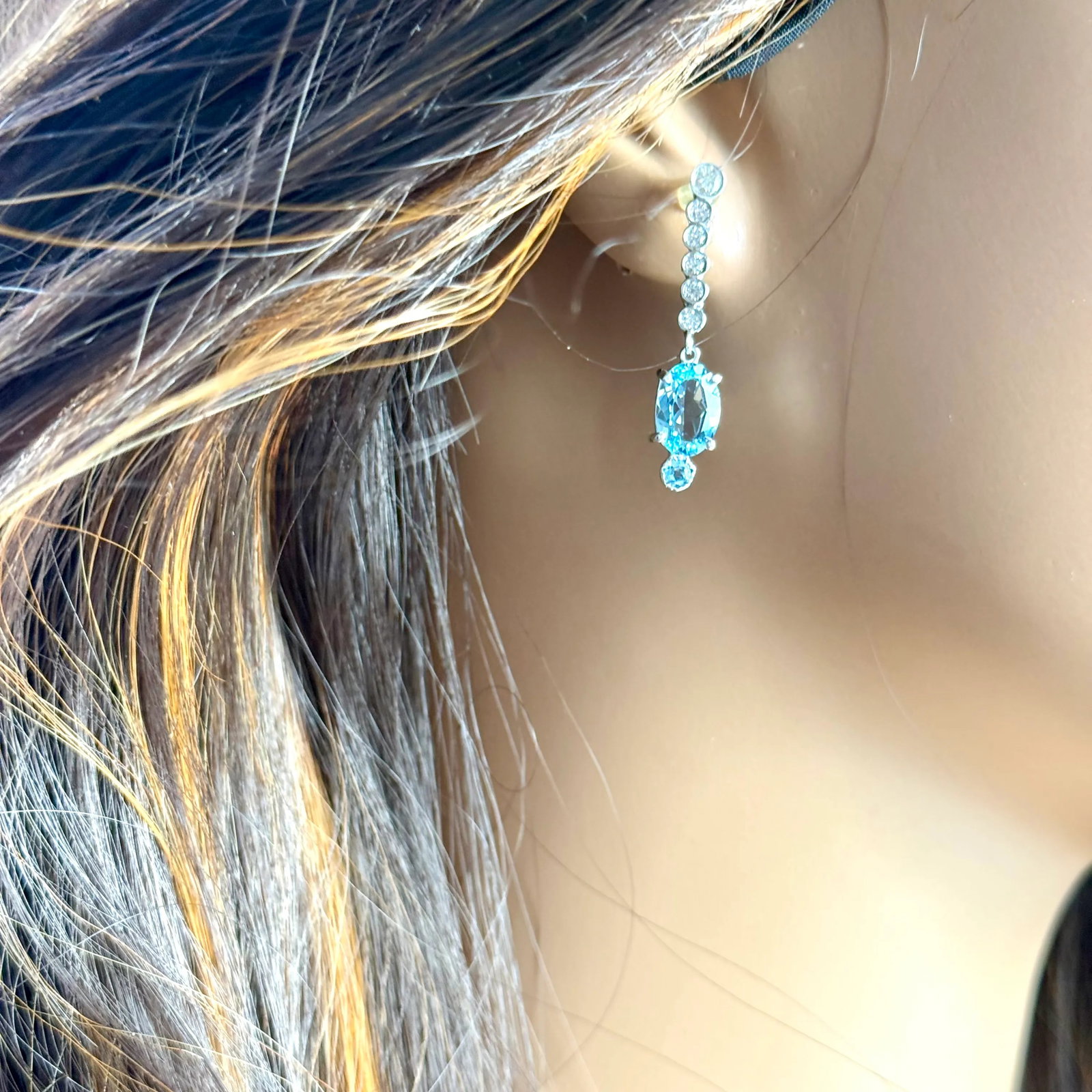 1990s 14 Karat White Gold Earrings Pair Natural Santa Maria Aquamarines and Diamonds - 3