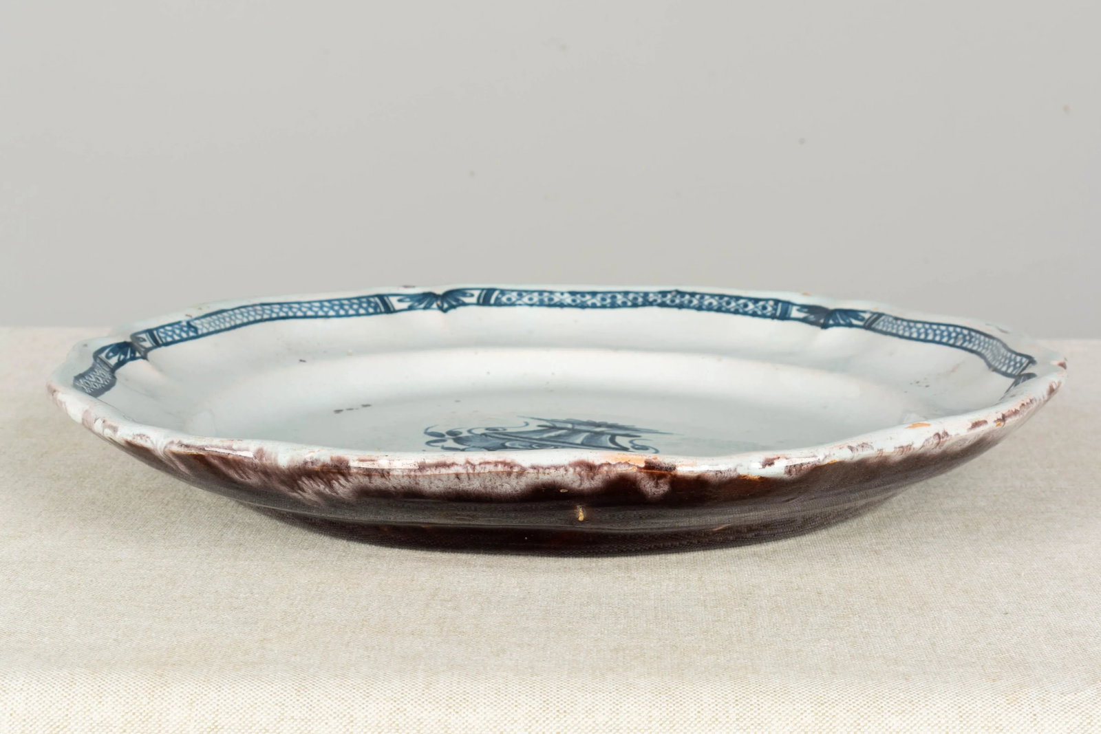 18th Century French Rouen Ceramic Platter - 4