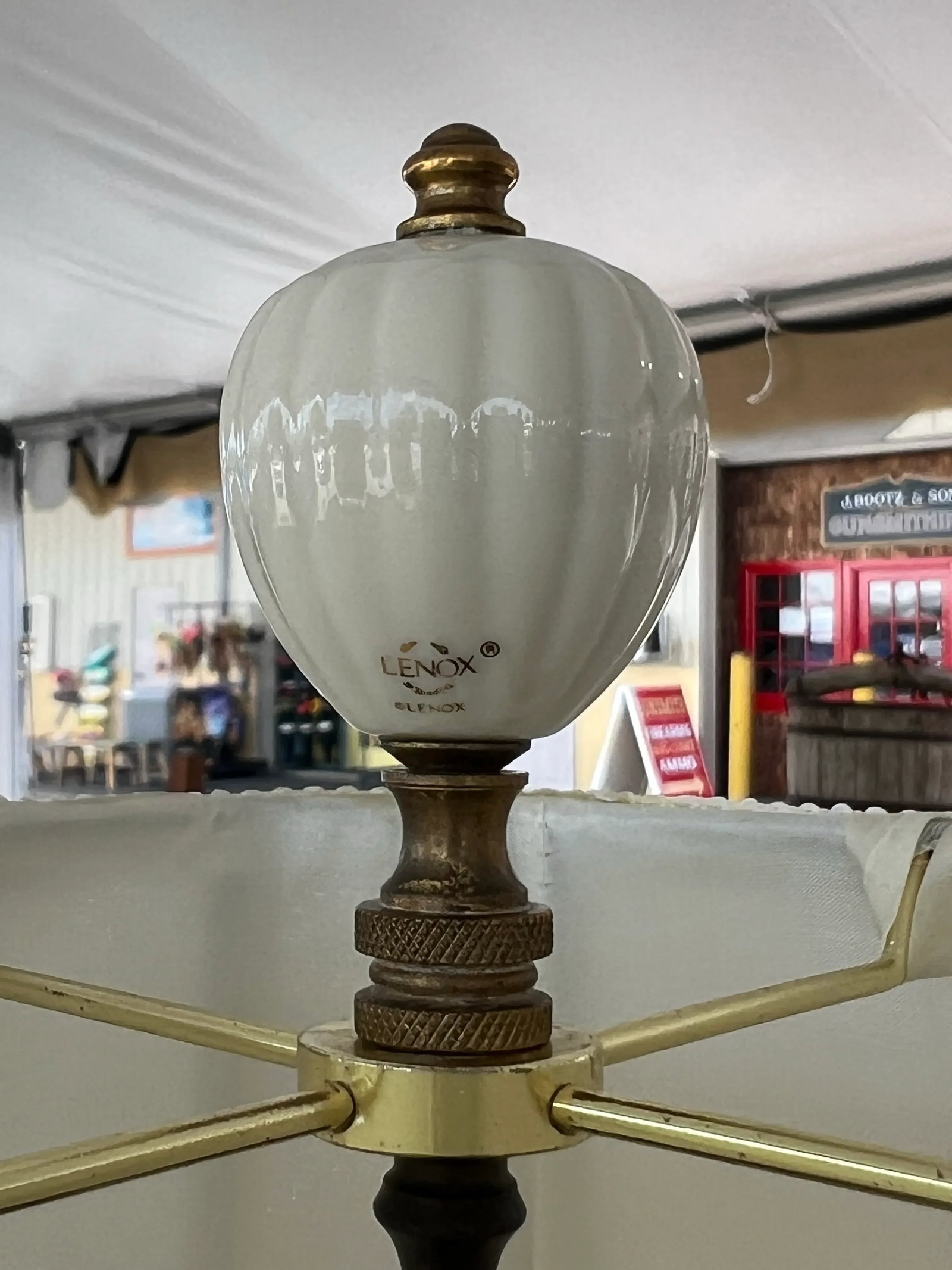Vintage Lennox Creamwear Table Lamp With Shade - 8