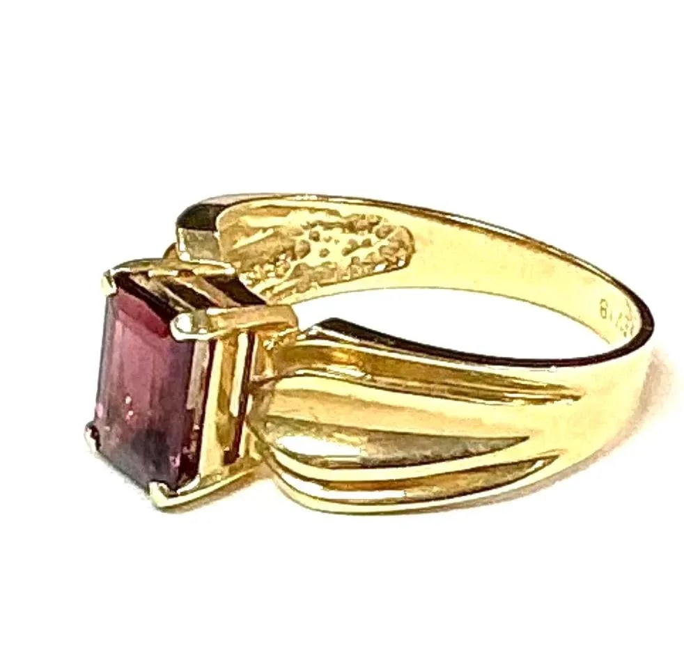 1.5 Ct Garnet 14k Yellow Gold Ring - 4