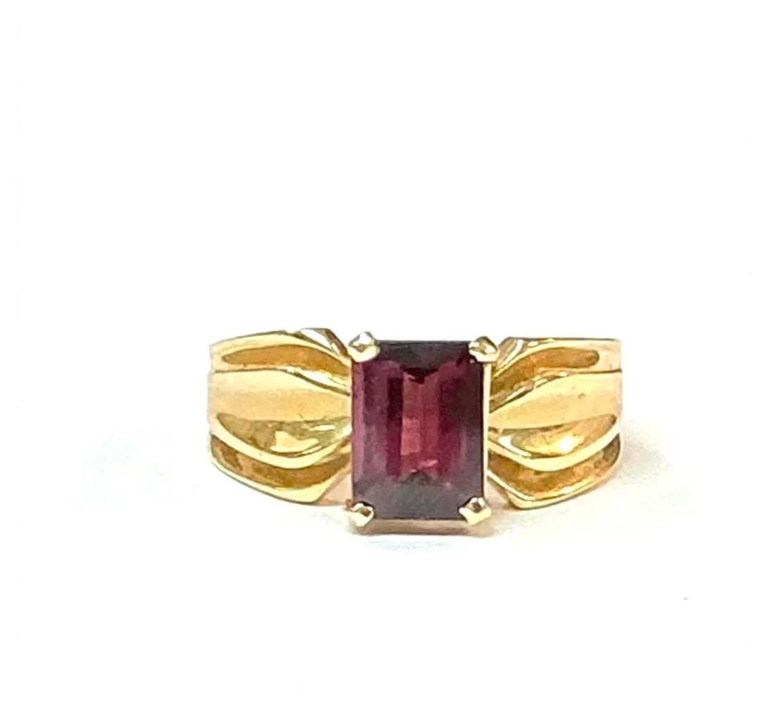1.5 Ct Garnet 14k Yellow Gold Ring - 7