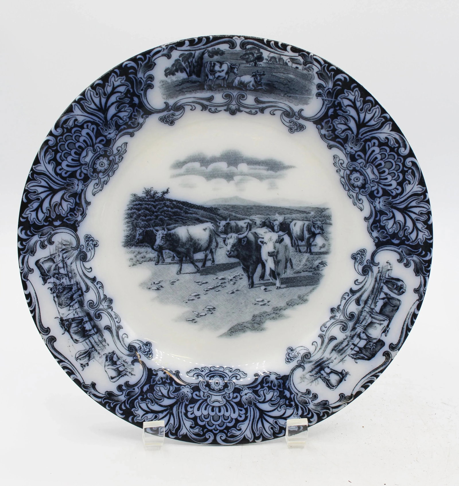 C. 1908 Pair of English Wedgwood Cows Flow Blue Pattern Plates - 2