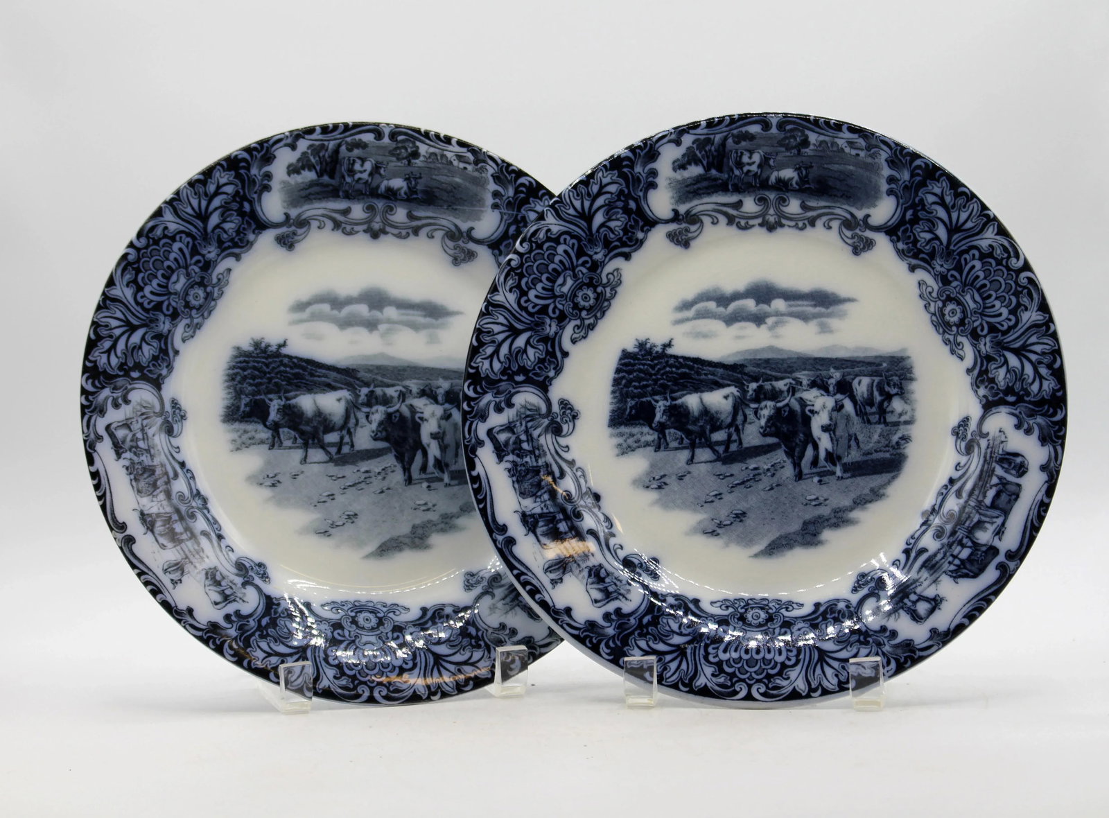 C. 1908 Pair of English Wedgwood Cows Flow Blue Pattern Plates - 4