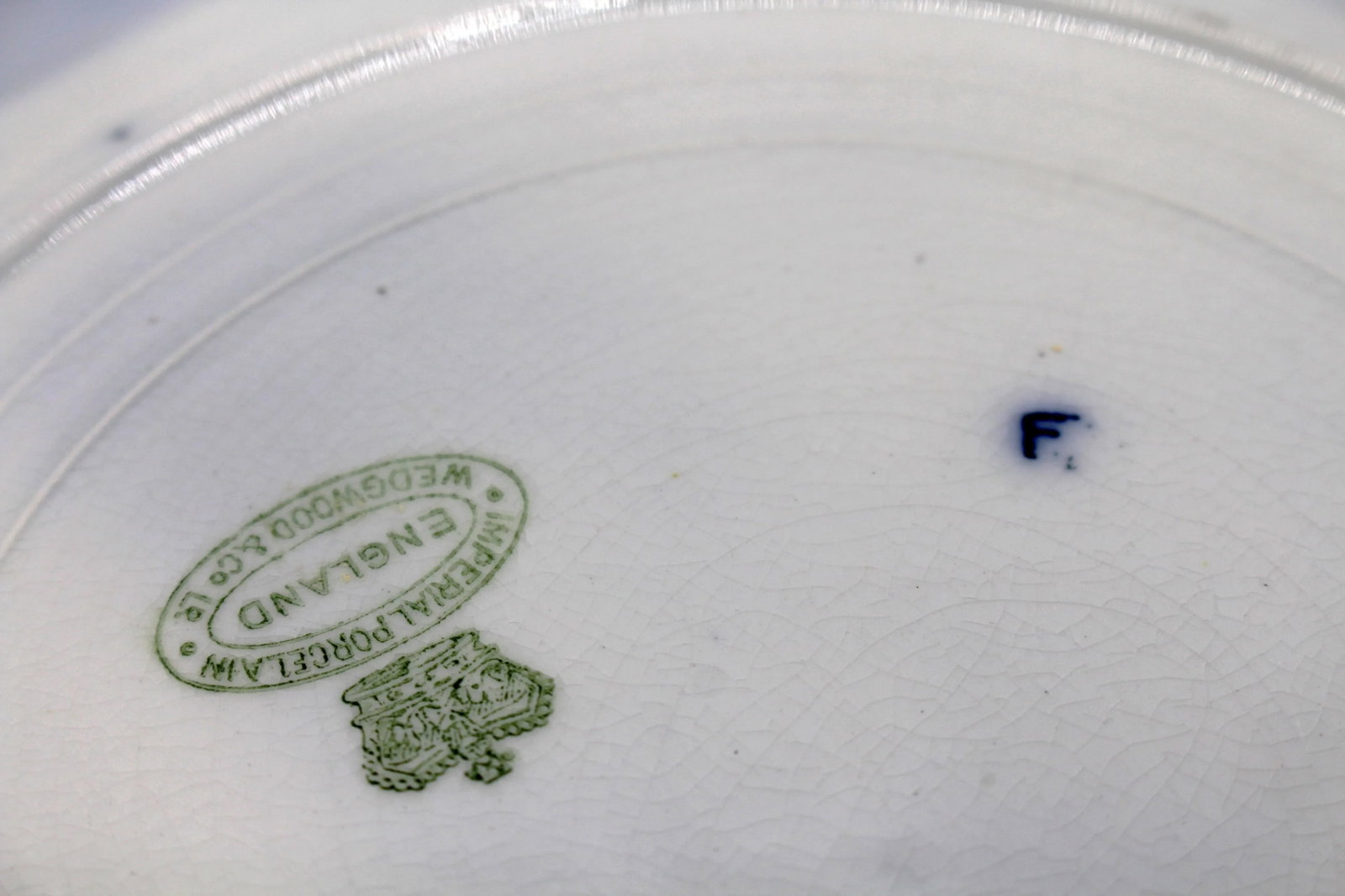 C. 1908 Pair of English Wedgwood Cows Flow Blue Pattern Plates - 8