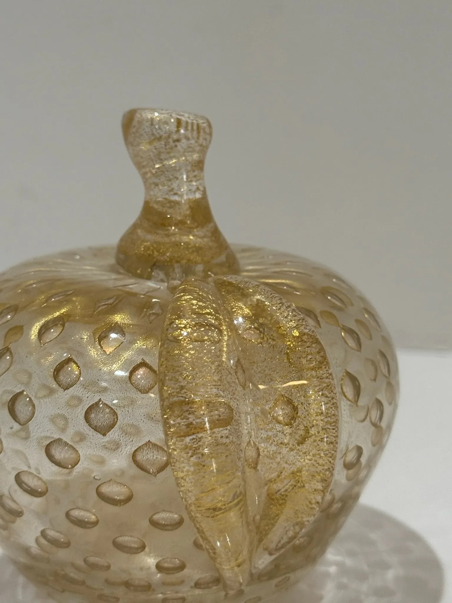 Mid 20th Century Large Archimede Seguso Murano Gold Aventurine Glass Apple Sculpture/Paperweight - 3