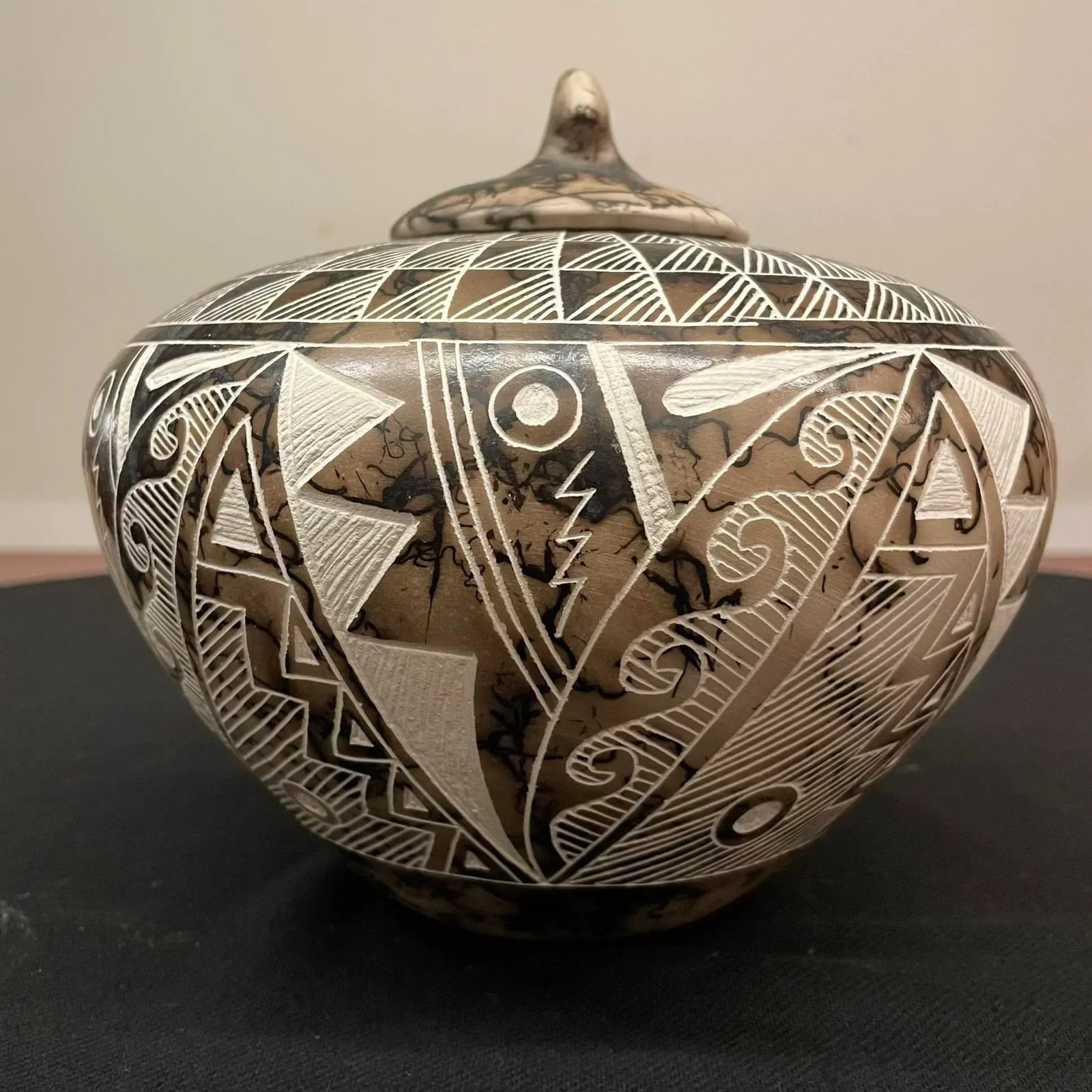 Native American Geometric Sgraffito Horsehair Pottery Lidded Jar - Acoma Pueblo - 4