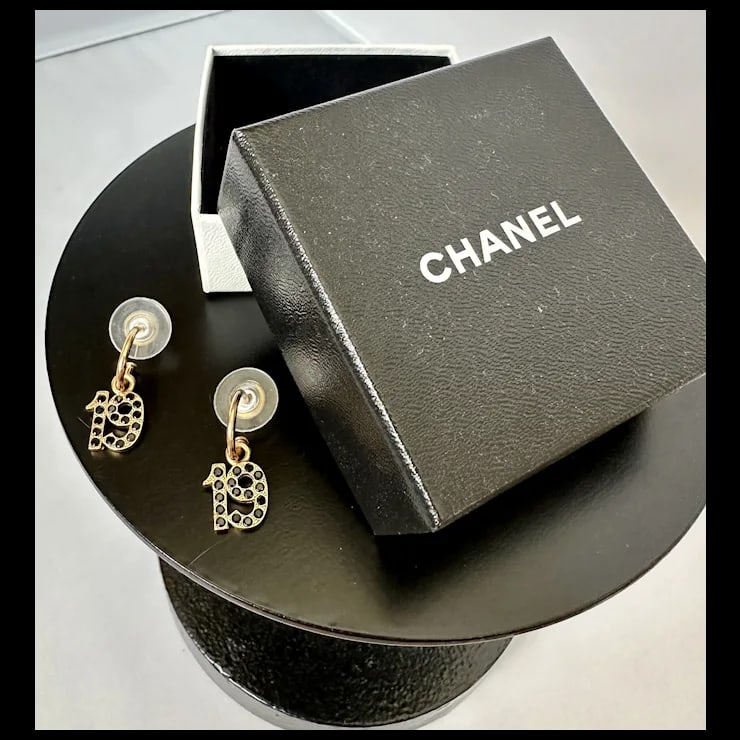 Late 20th Century Chanel Earrings, A Pair - 2