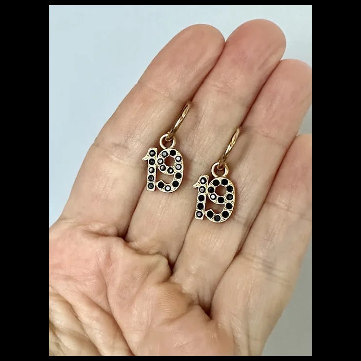 Late 20th Century Chanel Earrings, A Pair - 6