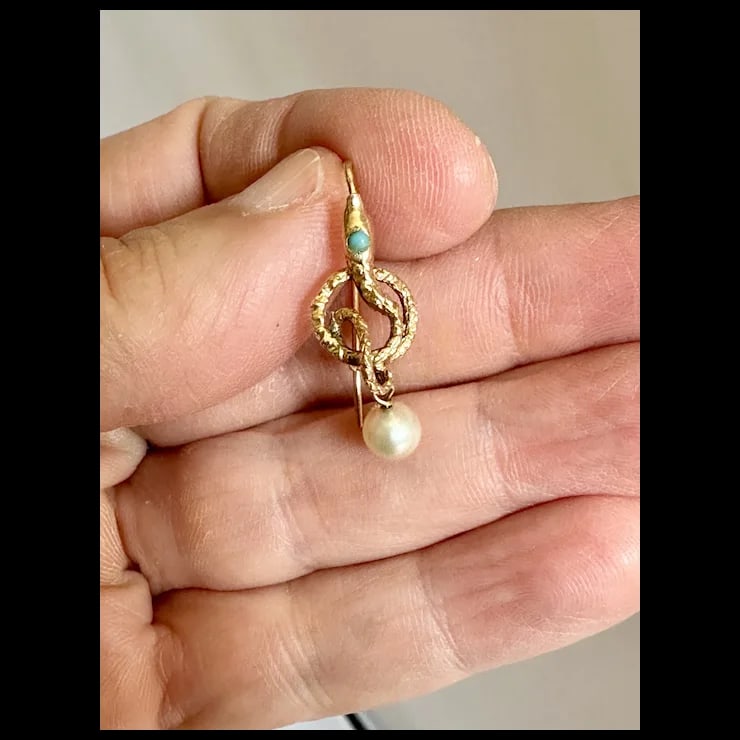 Late 19th Century 14k Serpent and Pearl Earrings, A Pair - 4