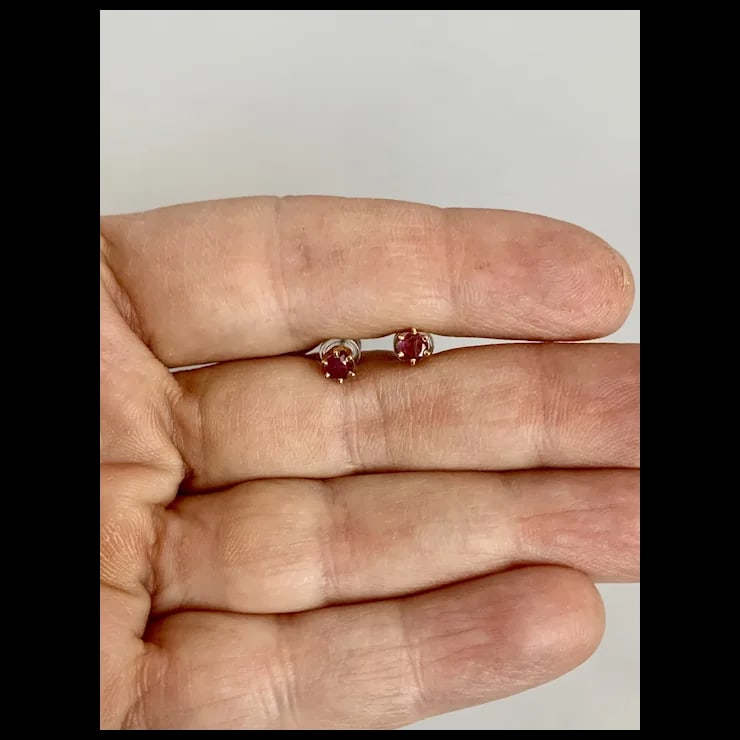 1980s 14k Ruby Stud Earrings, A Pair - 4