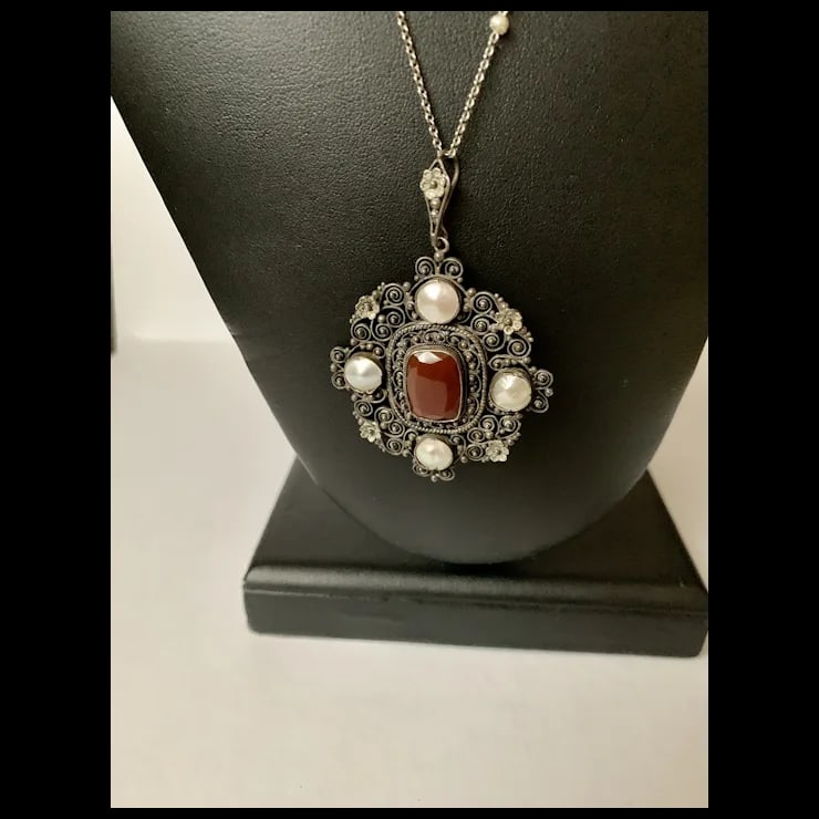 Late 19th Century Victorian Carnelian Sterling Mabe Pearl Necklace - 2