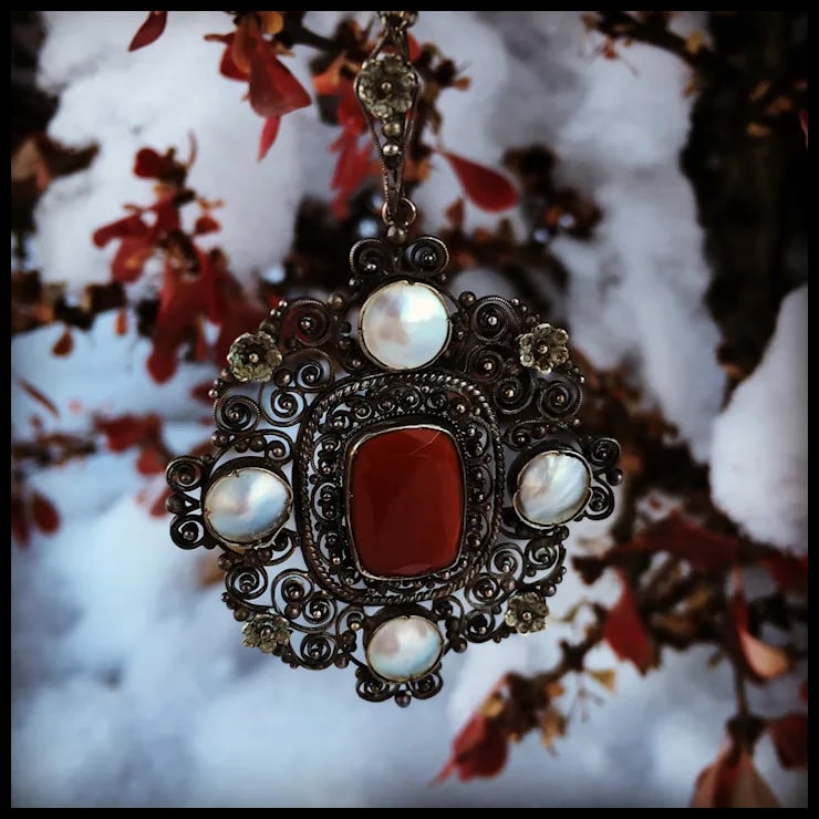 Late 19th Century Victorian Carnelian Sterling Mabe Pearl Necklace - 3