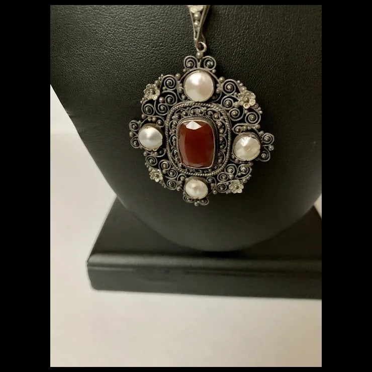 Late 19th Century Victorian Carnelian Sterling Mabe Pearl Necklace - 8