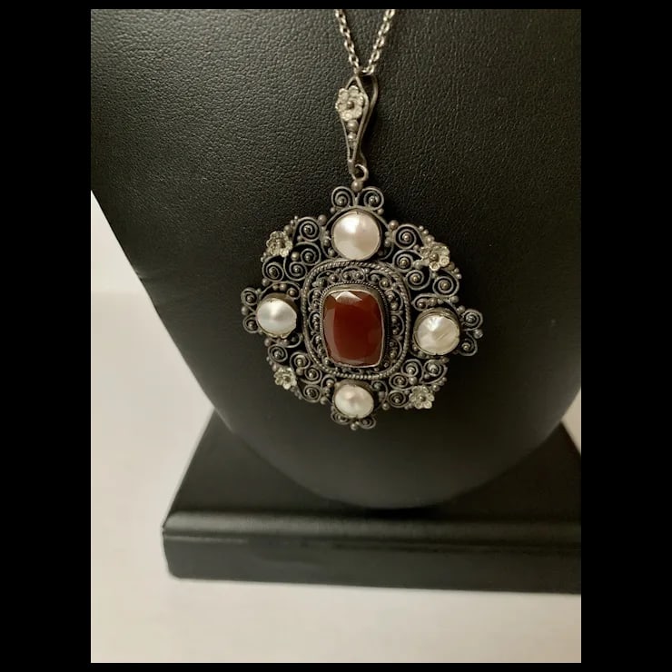 Late 19th Century Victorian Carnelian Sterling Mabe Pearl Necklace - 9