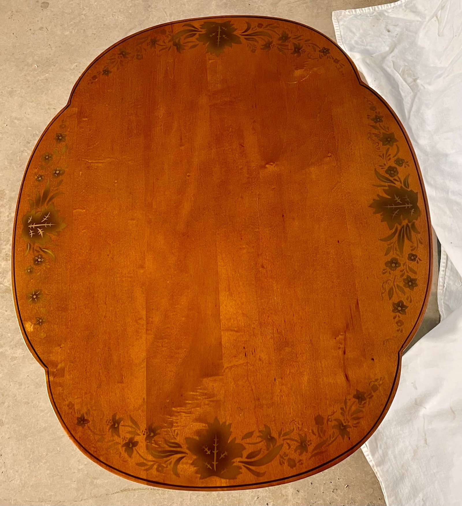 Late 20th Century Hitchcock Tilt Top Candle Stand - 3