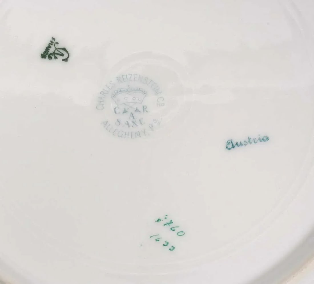 Early 20th Century Limoges Raised Gilt Enameled Napoleonic Plates, Circa 1900 - Set of 12 - 4