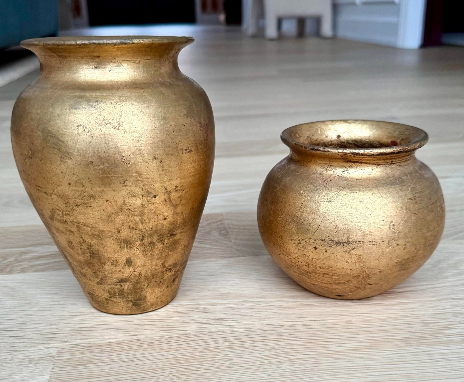 Set of 2, Vintage Neoclassical Gold Leaf Terracotta Vases – Made in Italy - 3