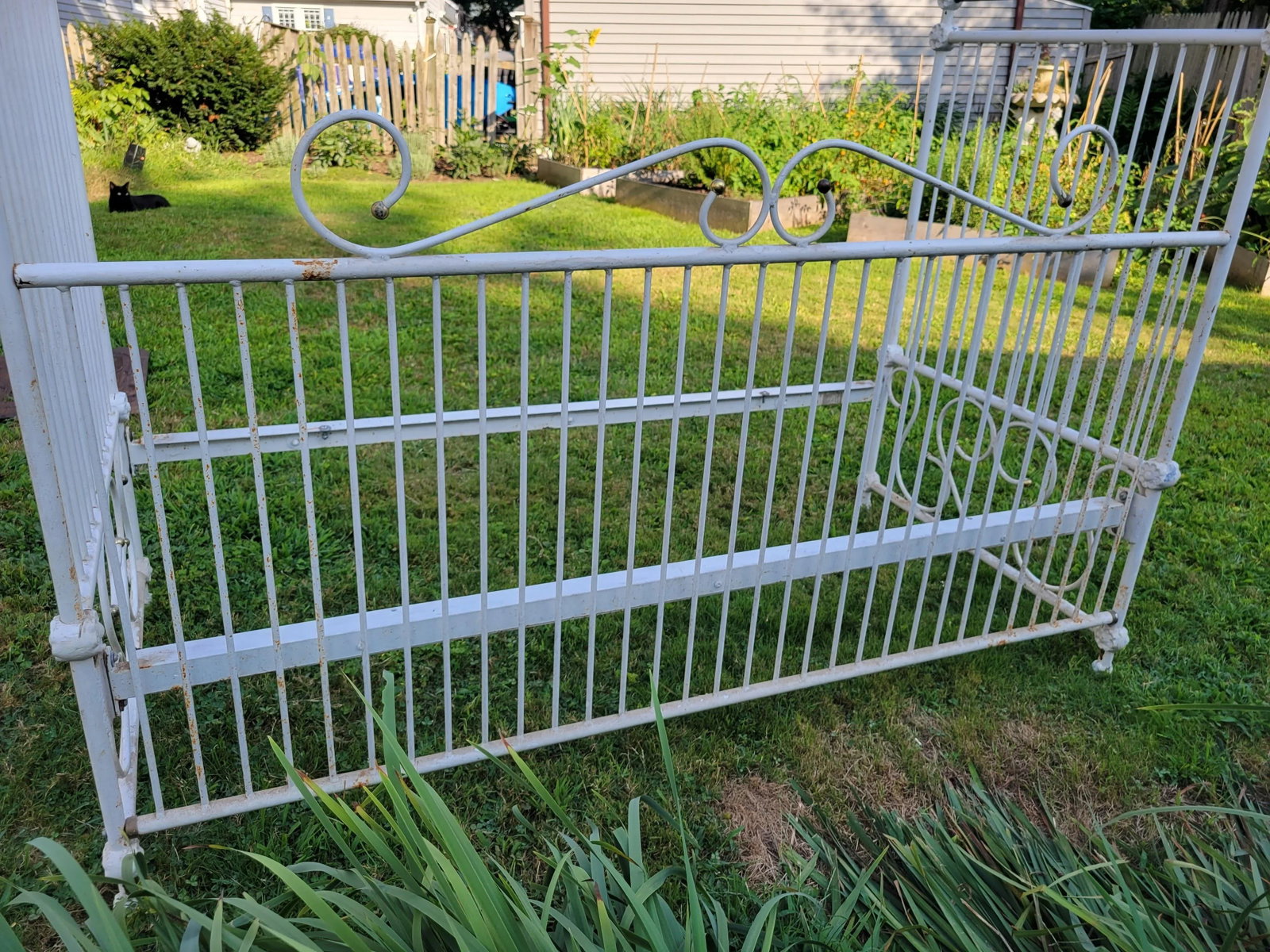 Early 20th Century Vintage Iron Daybed - 11