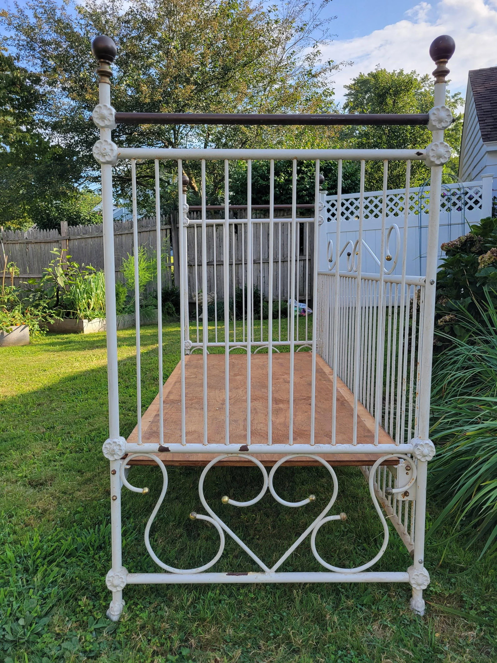 Early 20th Century Vintage Iron Daybed - 9