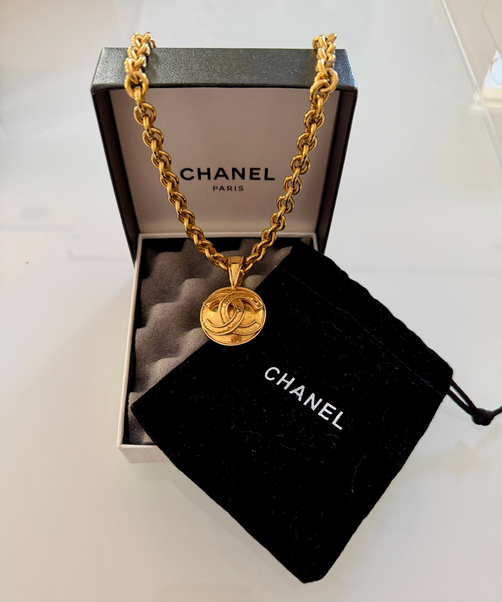 Chanel 1994 Spring Collection CC Logo Medallion Necklace in Gold Plate - 15