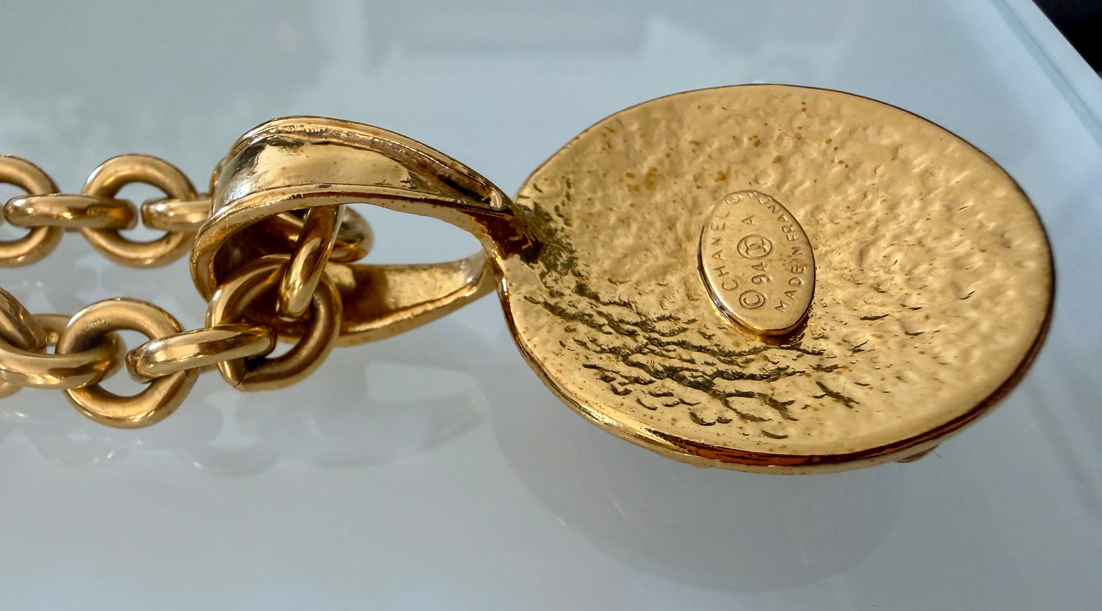 Chanel 1994 Spring Collection CC Logo Medallion Necklace in Gold Plate - 16