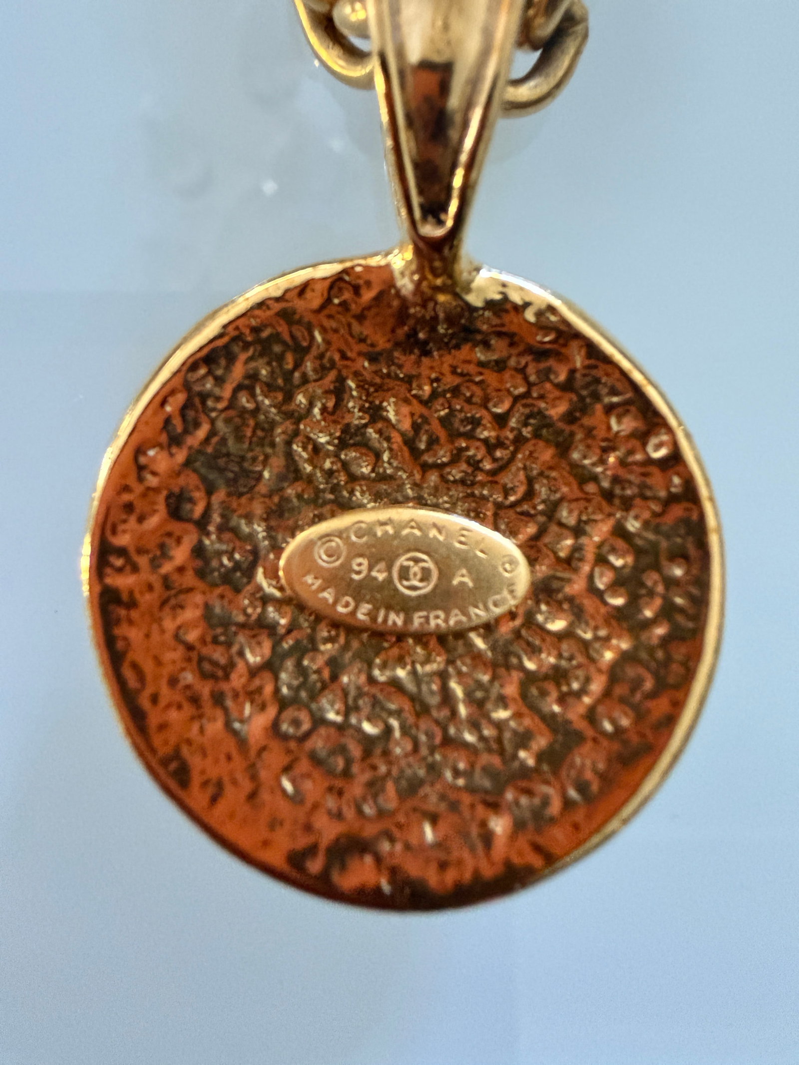 Chanel 1994 Spring Collection CC Logo Medallion Necklace in Gold Plate - 17