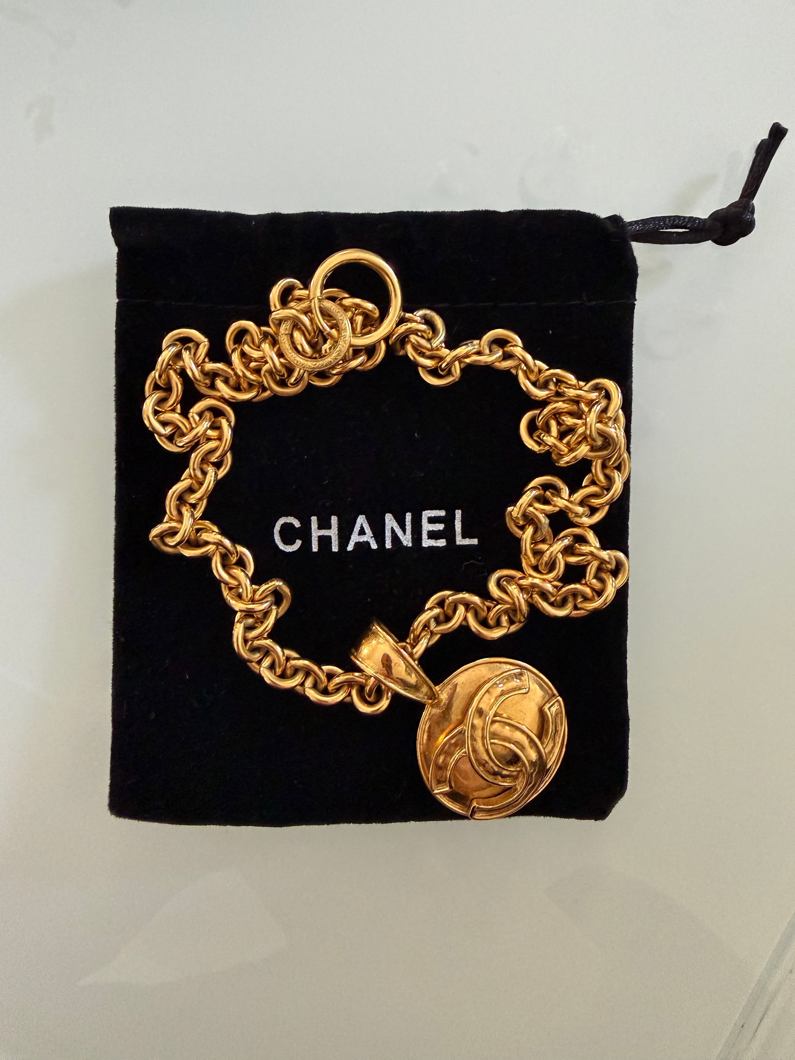 Chanel 1994 Spring Collection CC Logo Medallion Necklace in Gold Plate - 7