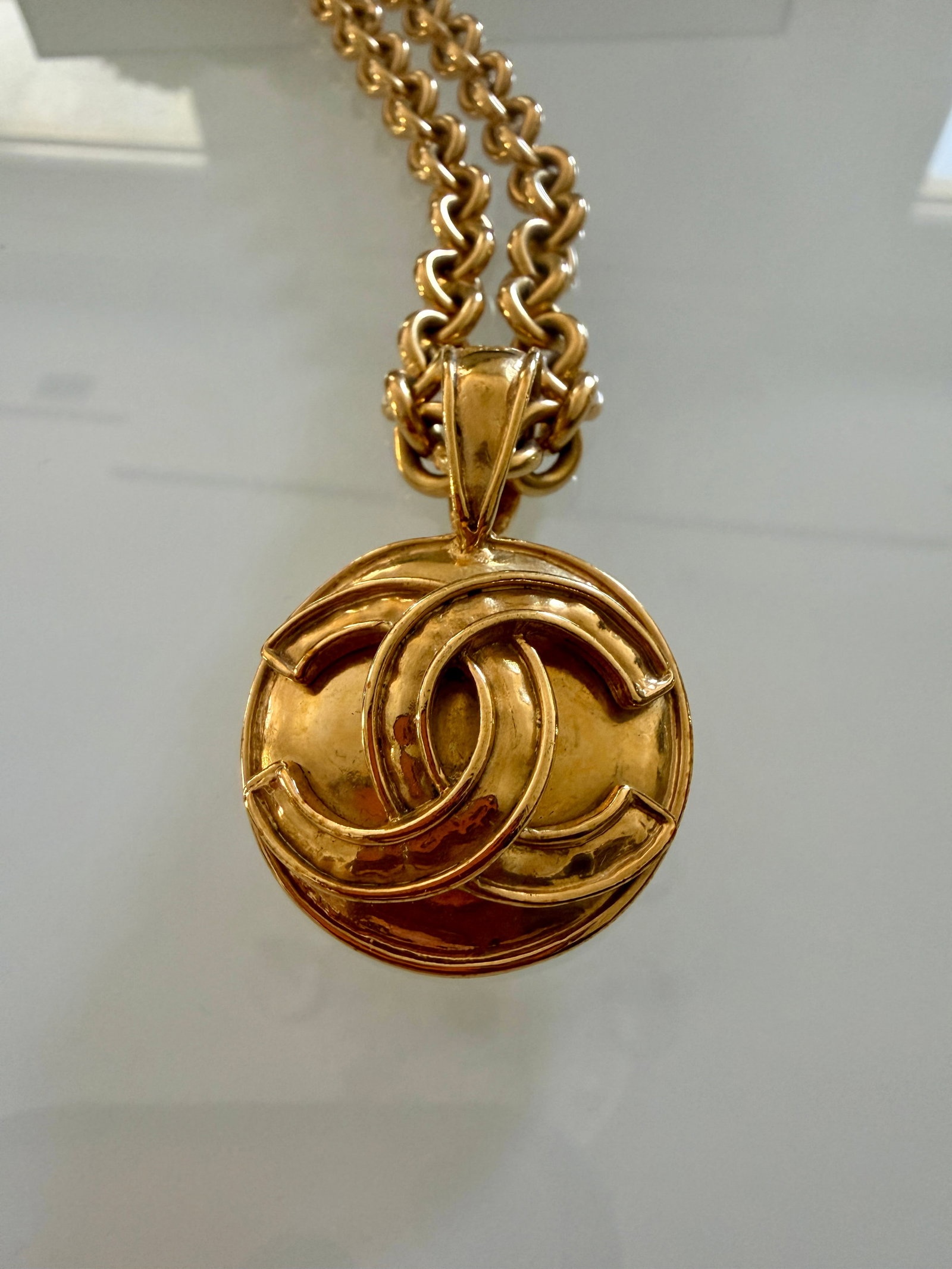 Chanel 1994 Spring Collection CC Logo Medallion Necklace in Gold Plate - 9