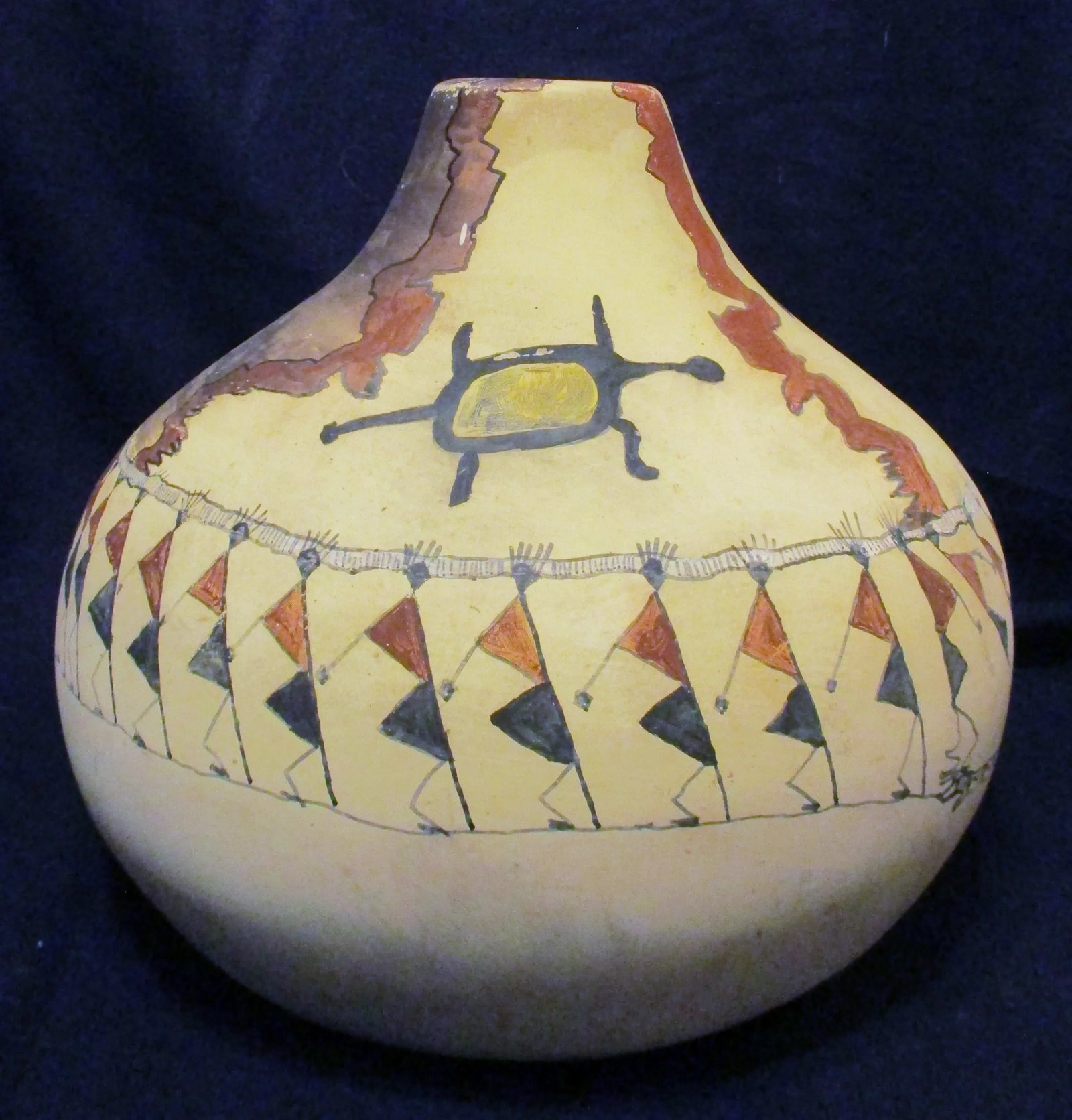 1990s Large Acoma Pottery Jar Signed Maer With Polychrome People, Stork and Frog - 13