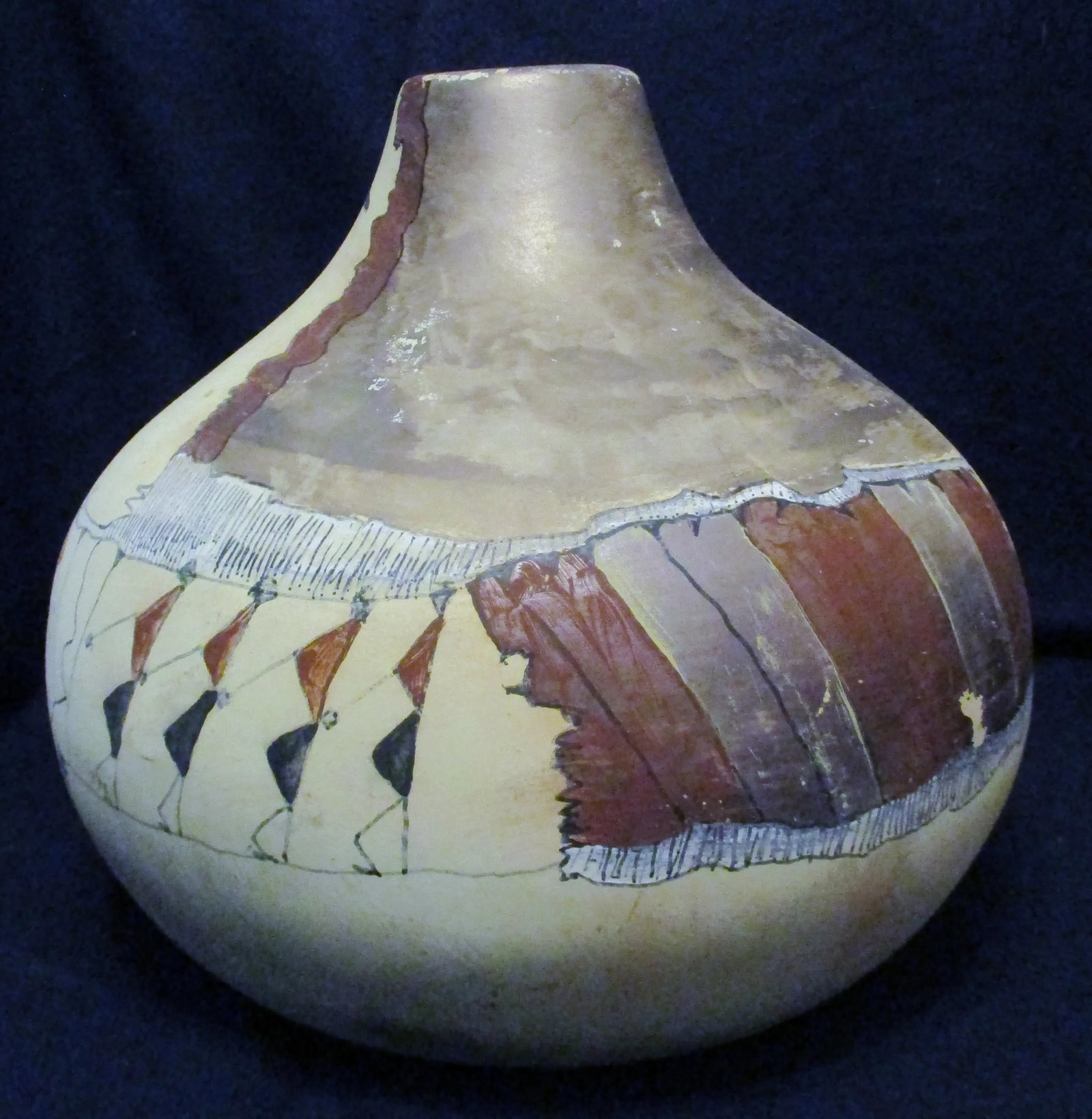 1990s Large Acoma Pottery Jar Signed Maer With Polychrome People, Stork and Frog - 3