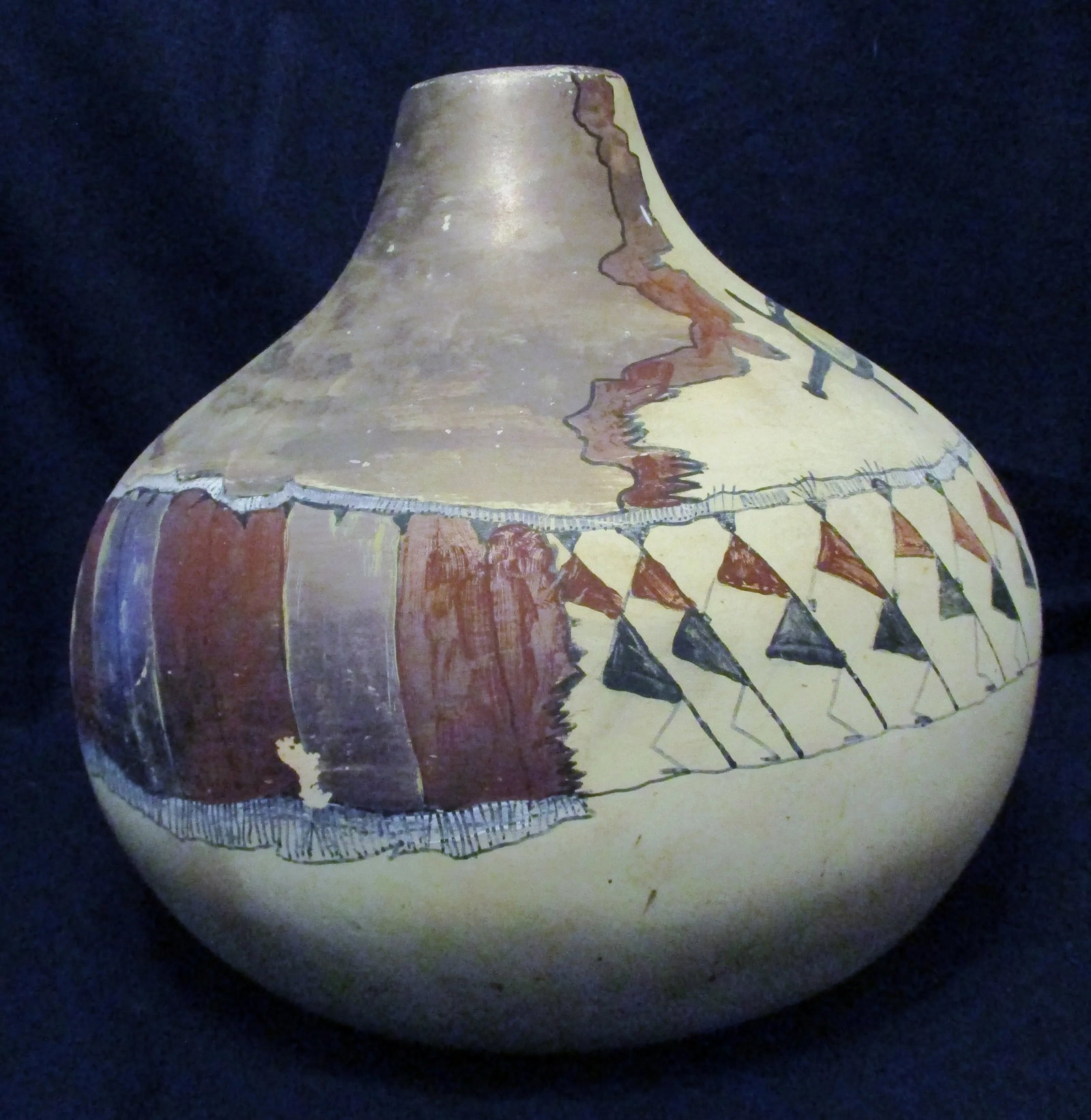 1990s Large Acoma Pottery Jar Signed Maer With Polychrome People, Stork and Frog - 4