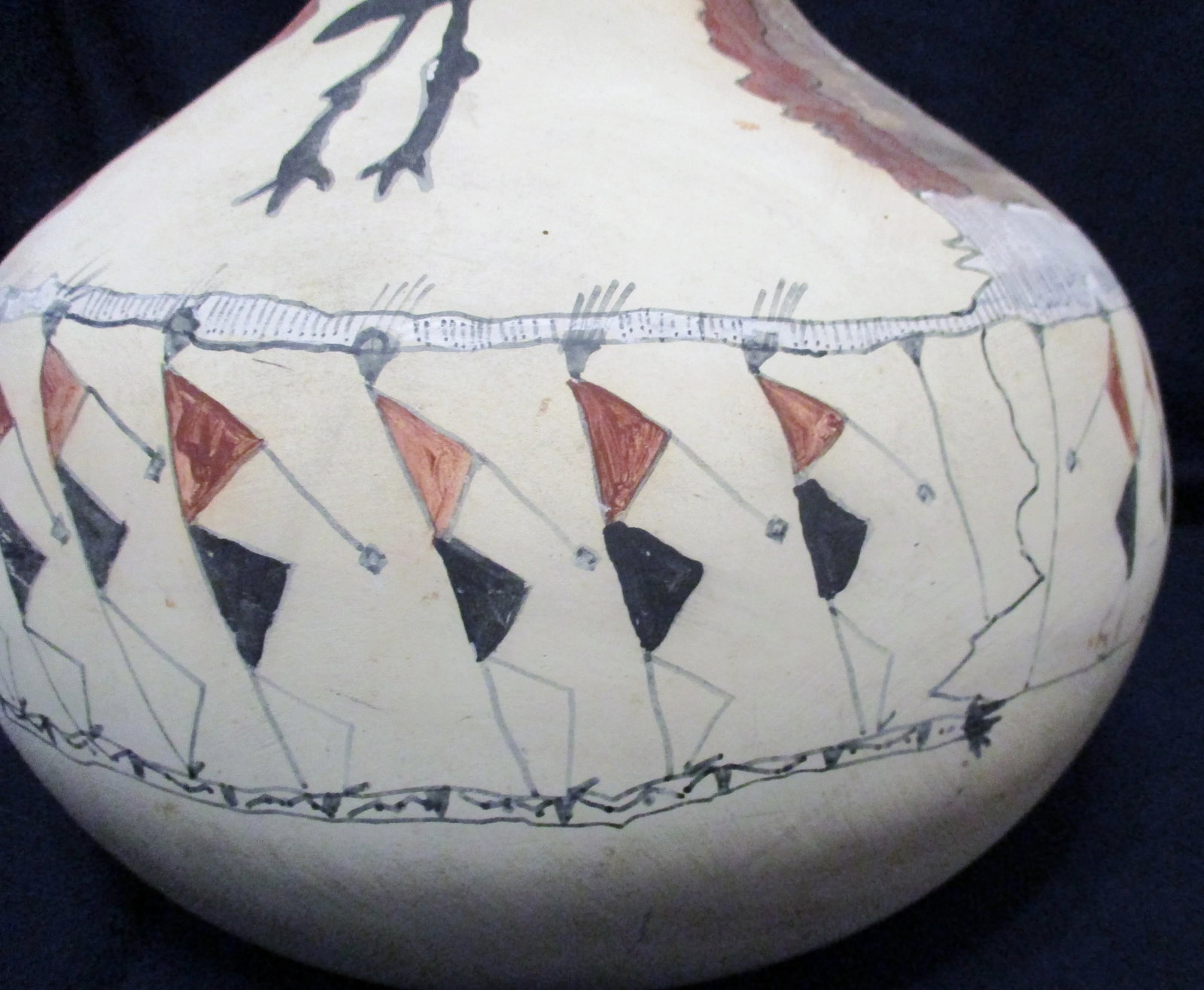 1990s Large Acoma Pottery Jar Signed Maer With Polychrome People, Stork and Frog - 7