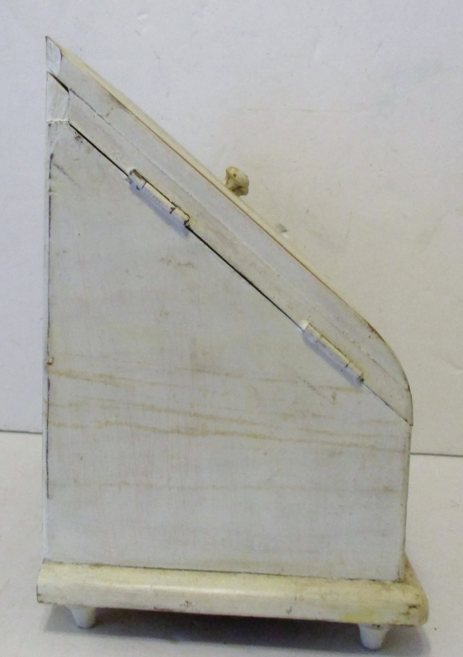 1930s Handmade White Slanted Wooden Two Door One Drawer Stationery Cabinet - 5