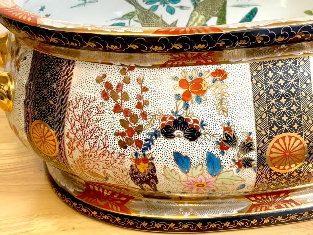 Mid 20th Century Royal Crown Derby Style 'Imari' Pattern Centerpiece - 6