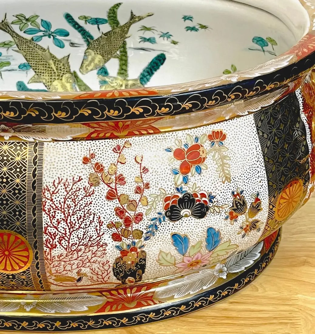 Mid 20th Century Royal Crown Derby Style 'Imari' Pattern Centerpiece - 7