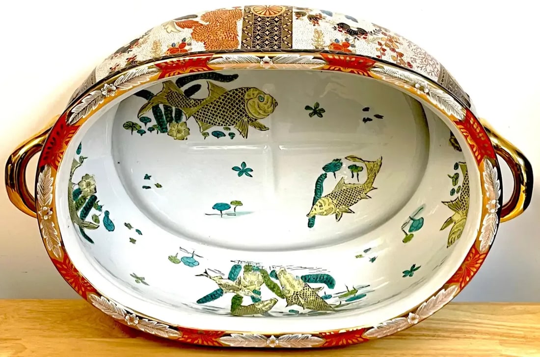 Mid 20th Century Royal Crown Derby Style 'Imari' Pattern Centerpiece - 8