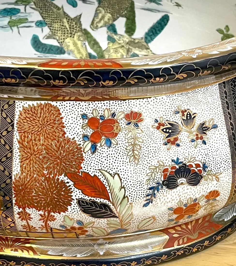 Mid 20th Century Royal Crown Derby Style 'Imari' Pattern Centerpiece - 9