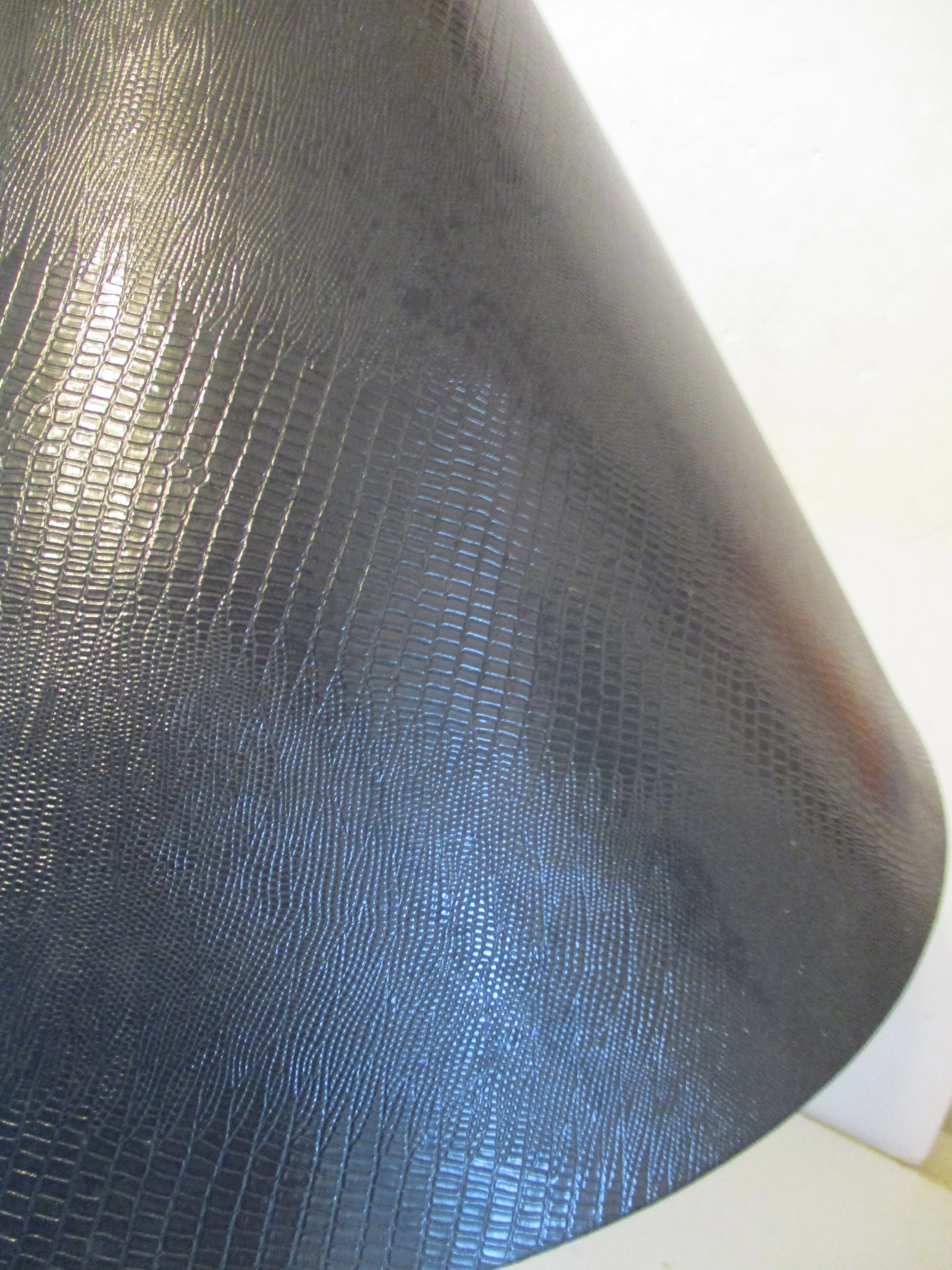 1970s Chapman Brass Lucite Ginger Jar Black Snakeskin Pattern Shade Table Lamp - 11