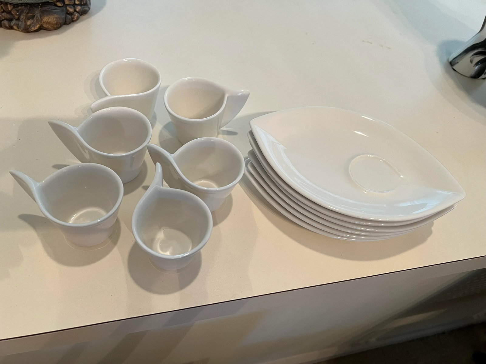 Modern Plate & Cup Set by Villeroy & Boch - 12 Pieces - 3