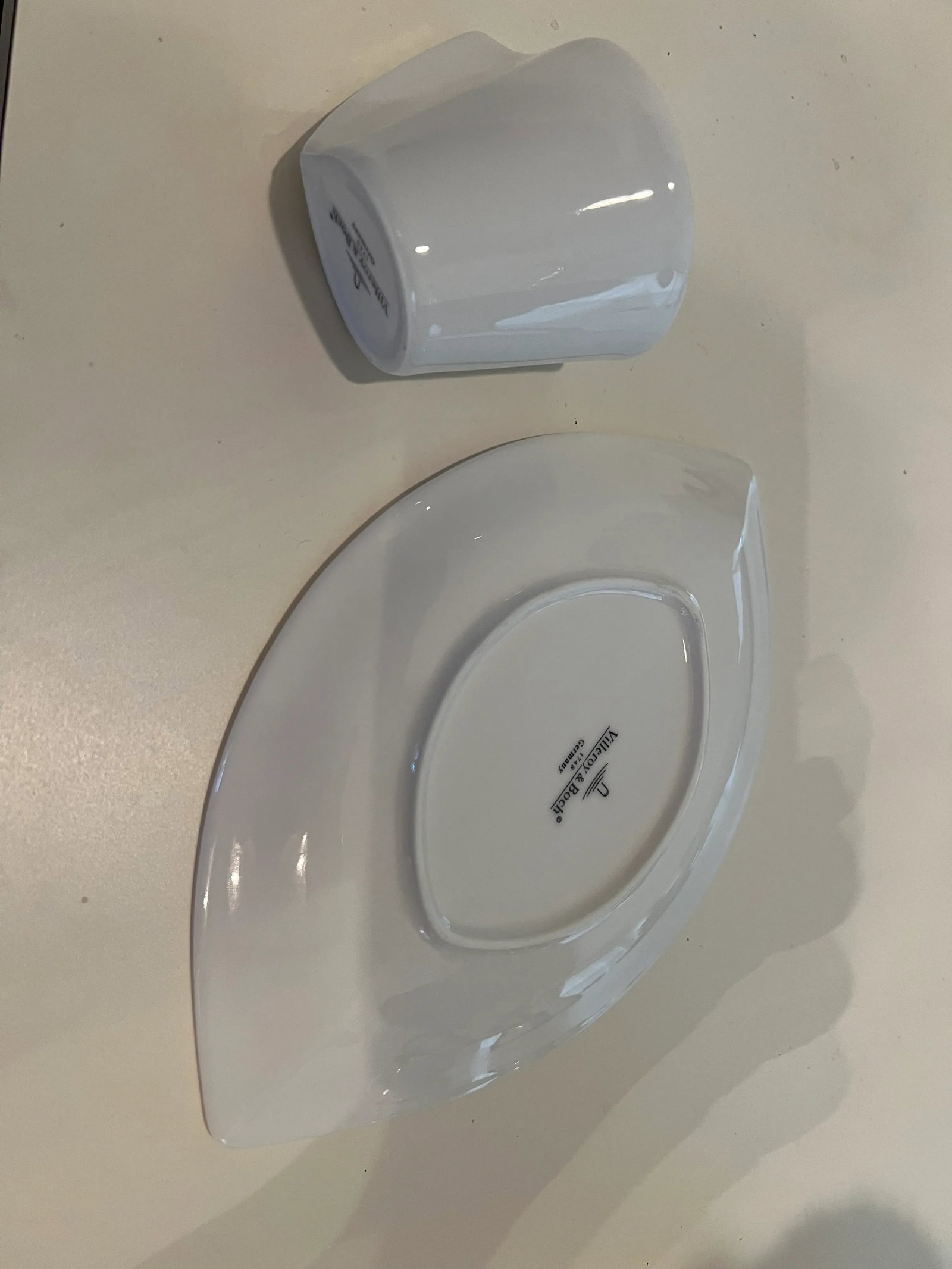 Modern Plate & Cup Set by Villeroy & Boch - 12 Pieces - 6