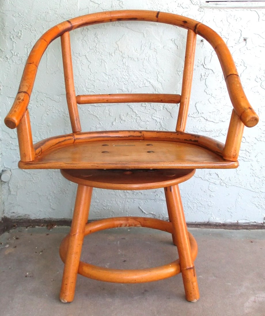 Vintage Pair of Sturdy Rattan Low Back Swivel Chairs - 4