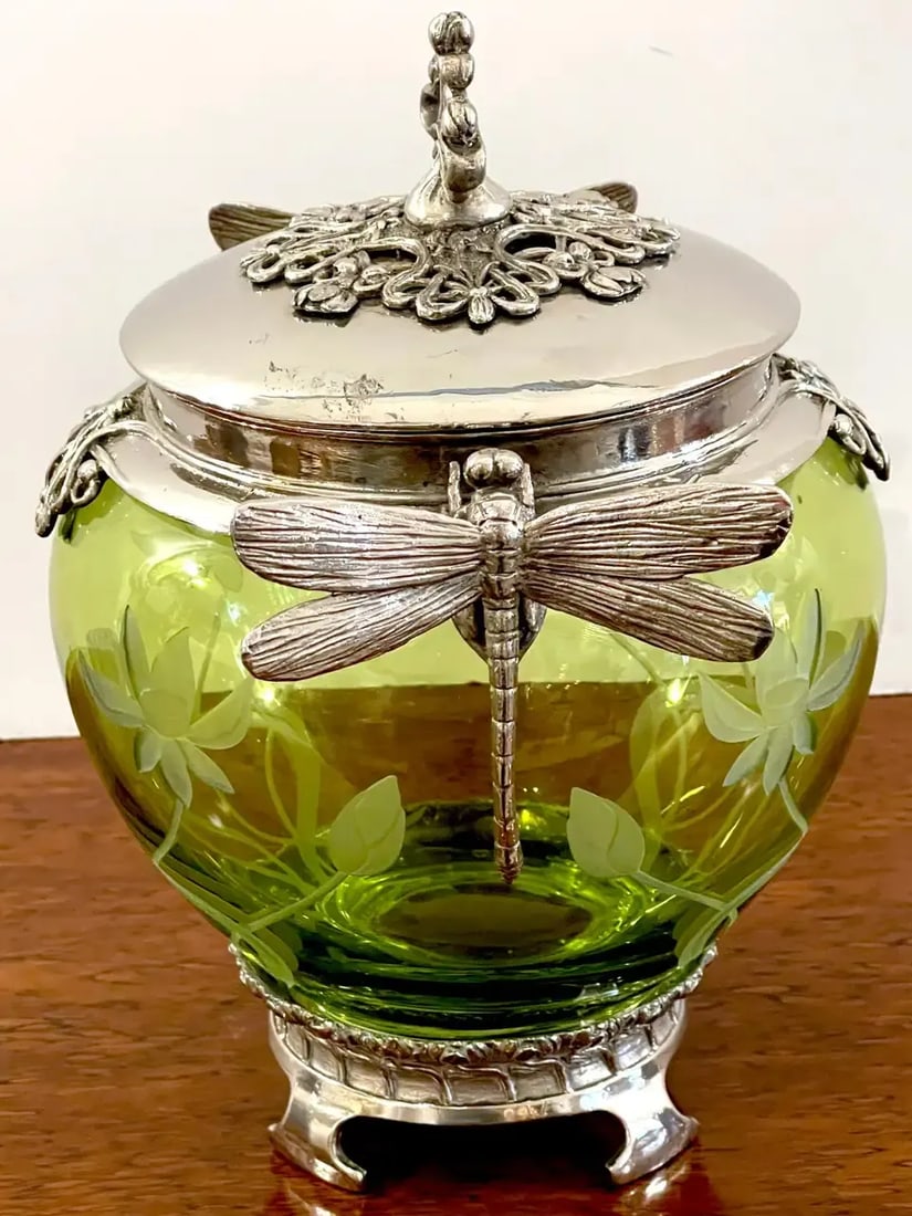 Early 20th Century Wmf Art Nouveau Silverplated Dragonfly Motif & Engraved Green Crystal Box - 5