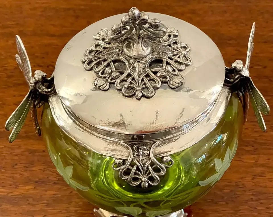 Early 20th Century Wmf Art Nouveau Silverplated Dragonfly Motif & Engraved Green Crystal Box - 7