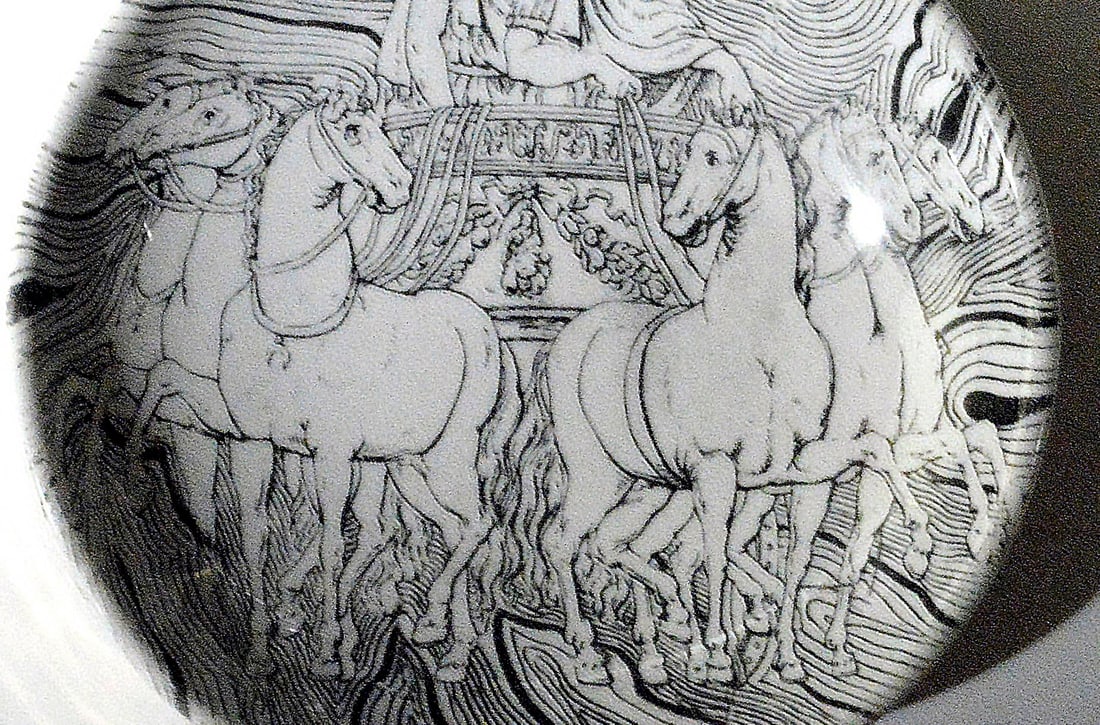 Vintage Piero Fornasetti Black and White Ashtray of a Roman Chariot - 5