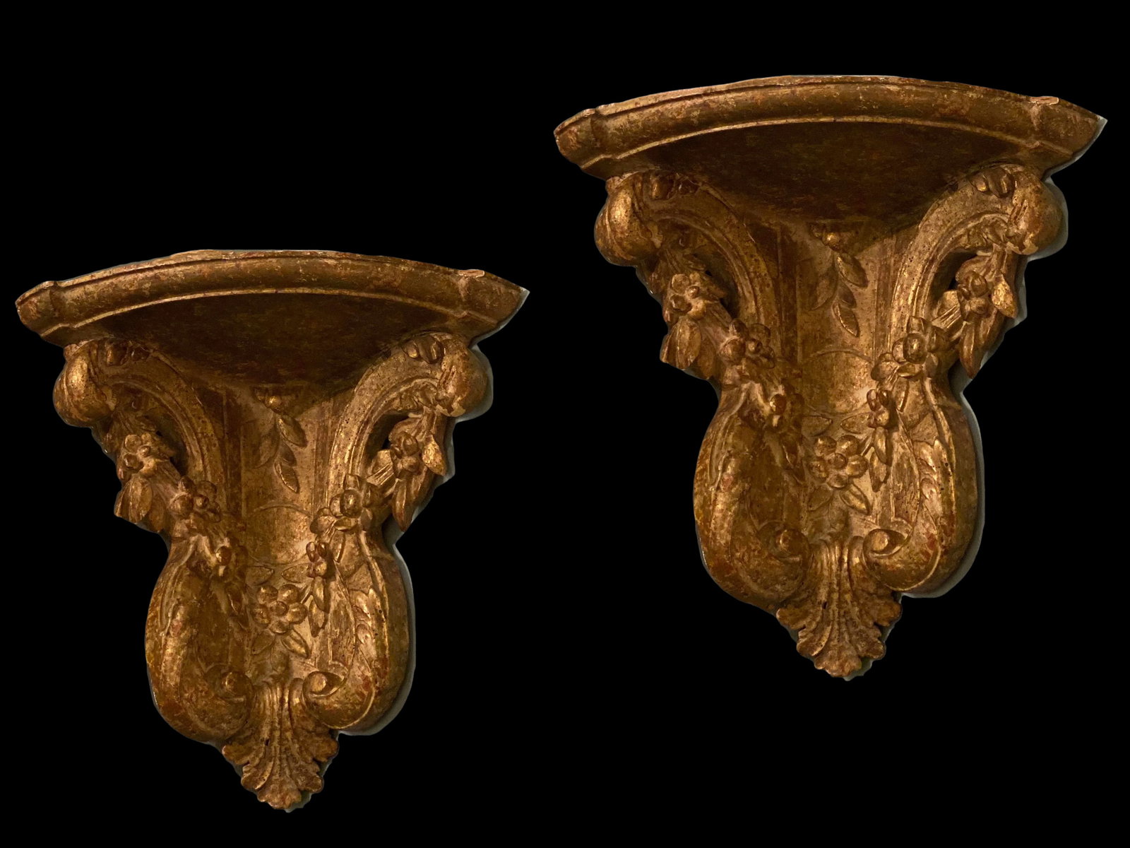 19th Century Vintage Gilt Corner Brackets- a Pair - 2