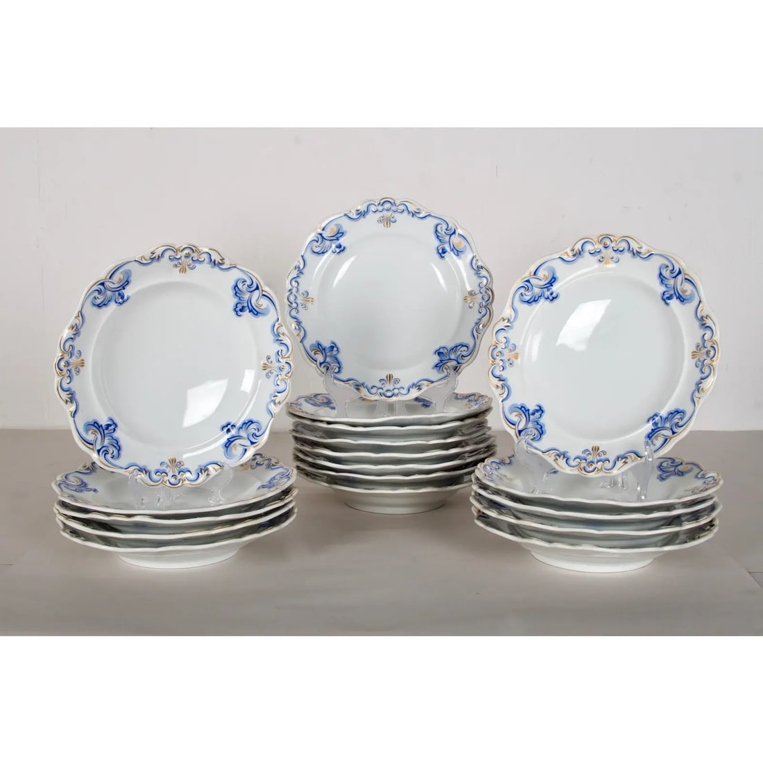 1851 Imperial Vienna Porcelain - Service for 18, 29 Pieces - 4