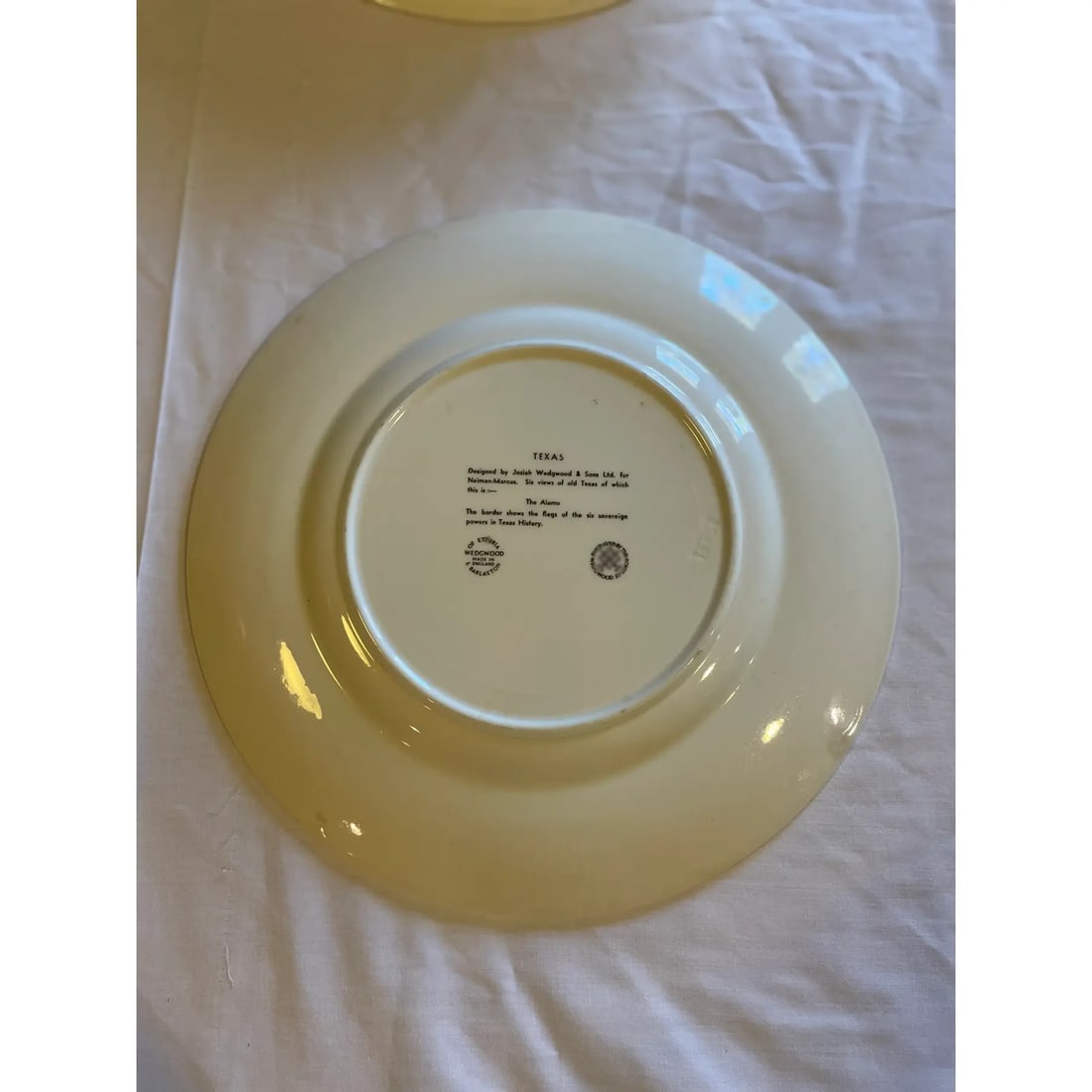 1960s Josiah Wedgewood and Sons for Neiman Marcus Views of Old Texas Salad/Dessert Plates- Set of 5 - 7