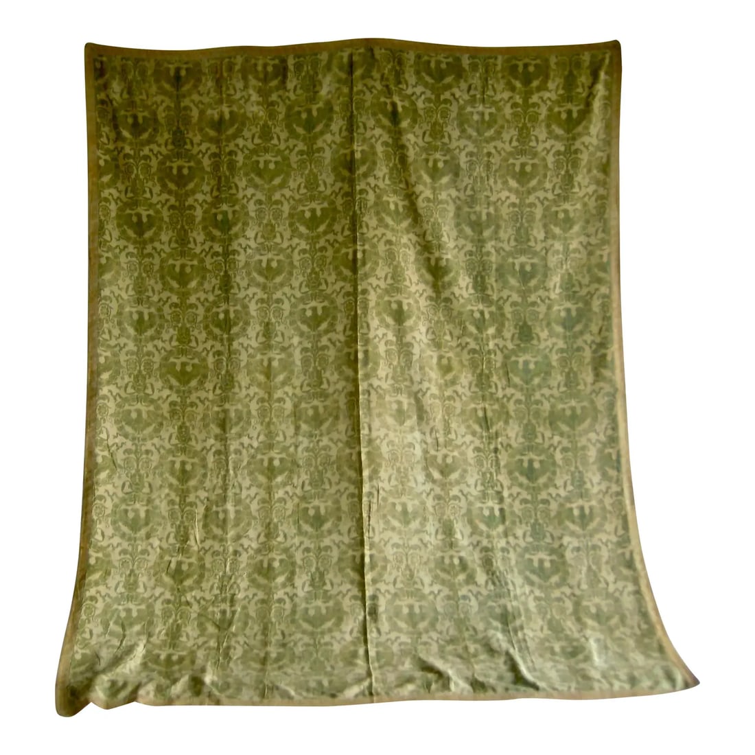 1920s Green Fortuny Aigle in a Laurel Wreath Tablecloth or Table Cover: That a unique piece model from Fortuny that we haven t seen and for sure not in production anymore , by the texture there is no doubt that it is a very early pice circa 1920 , the master her design a