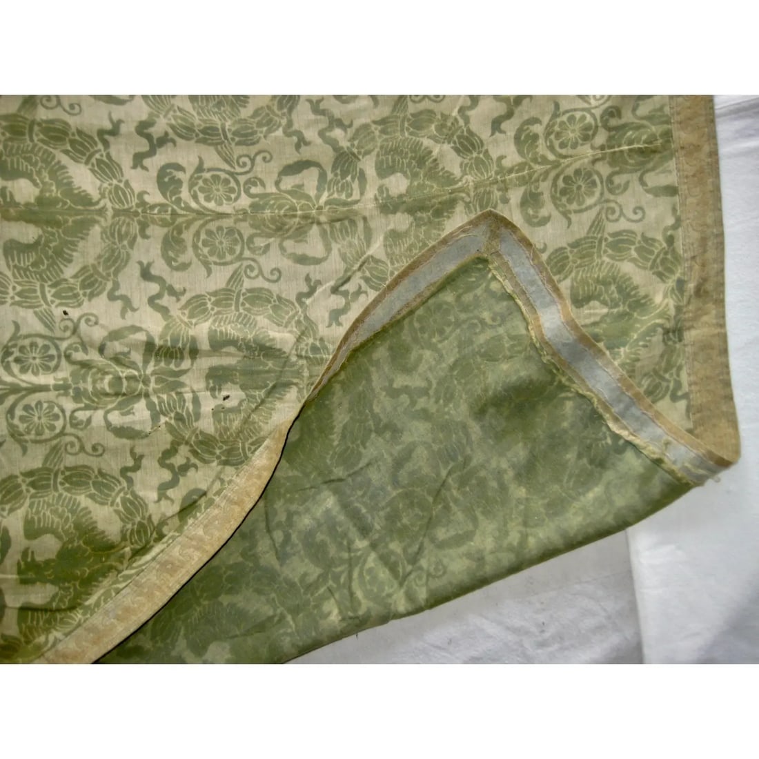 1920s Green Fortuny Aigle in a Laurel Wreath Tablecloth or Table Cover - 6