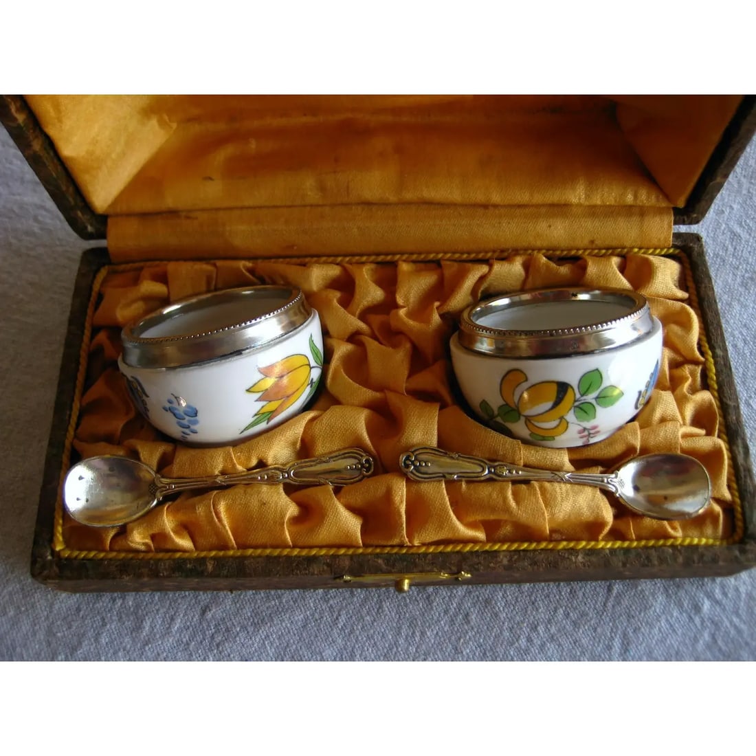1920s French Vintage Limoge Salt and Pepper Set in Original Box - 2